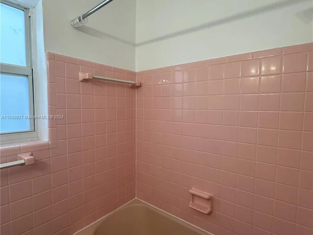 1821 Thomas St # 6, Hollywood FL 33020