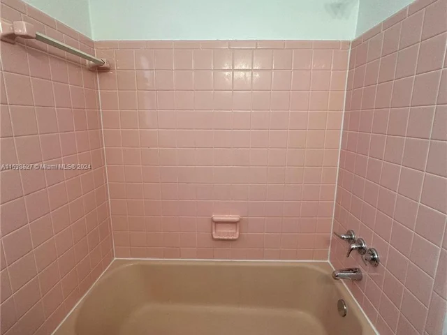 1821 Thomas St # 6, Hollywood FL 33020