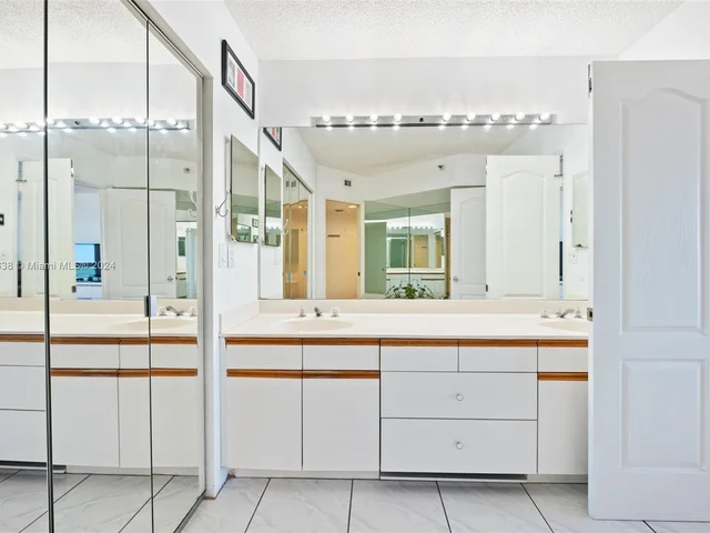 19195 NE 36th Ct # 2910, Aventura FL 33180