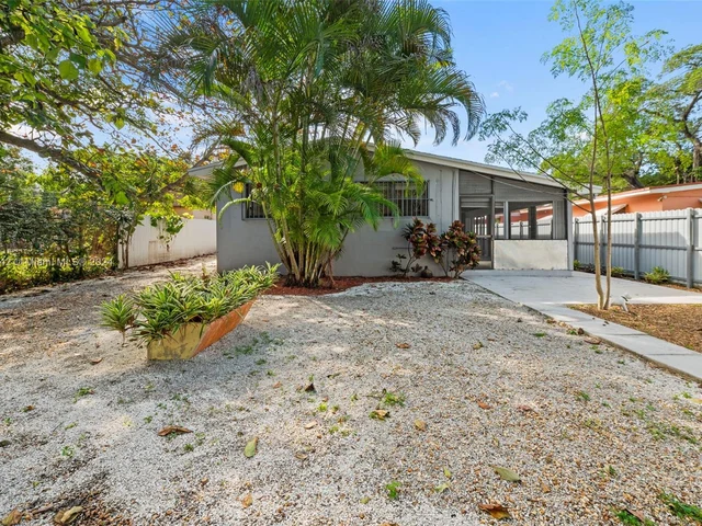 3353 Charles Ave, Miami FL 33133