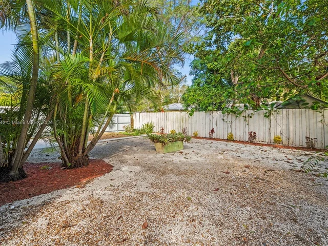 3353 Charles Ave, Miami FL 33133