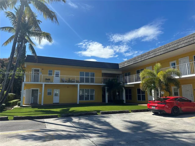 2822 Van Buren St # 208, Hollywood FL 33020