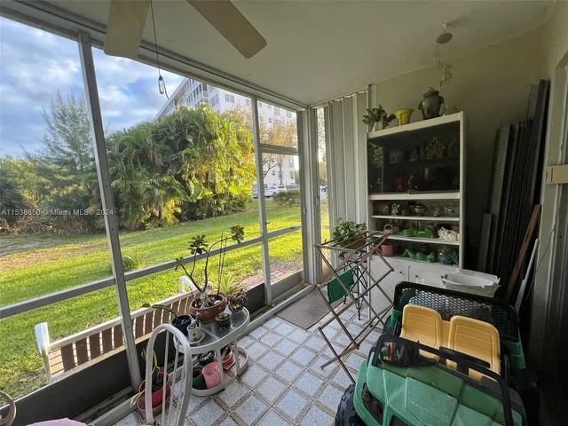 3200 N Palm Aire Dr # 101, Pompano Beach FL 33069