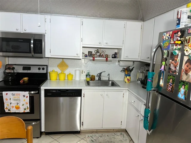 3200 N Palm Aire Dr # 101, Pompano Beach FL 33069