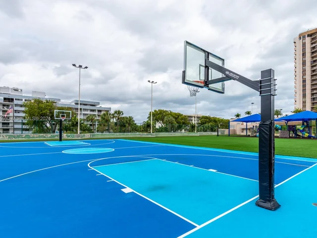 1800 NE 114th St # 706, Miami FL 33181