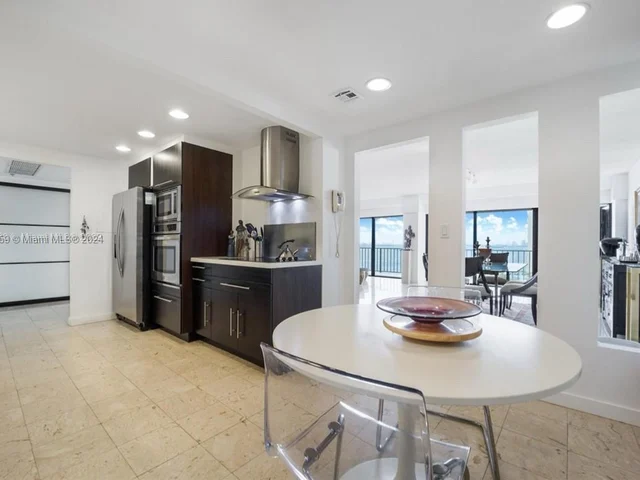 1800 NE 114th St # 706, Miami FL 33181