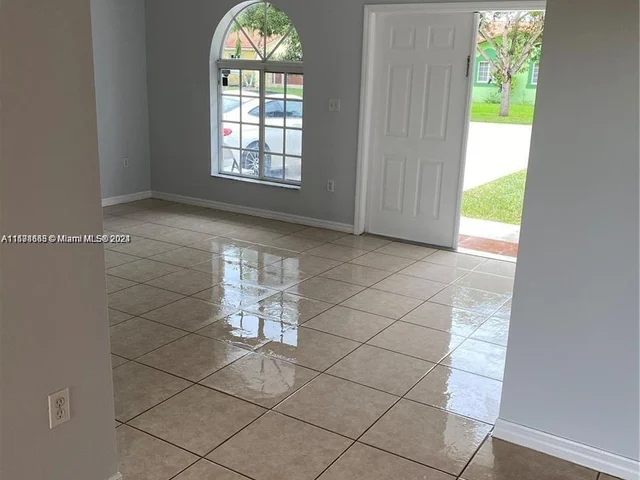 22262 SW 127th Pl, Miami FL 33170