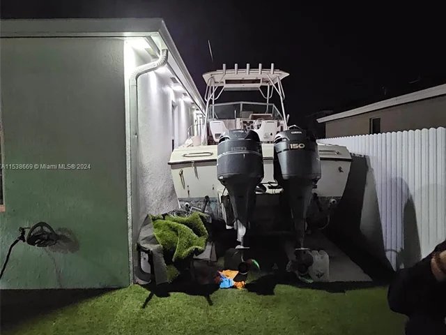 27563 SW 133rd Ave, Homestead FL 33032