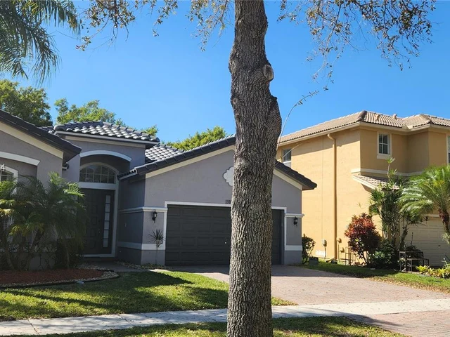 19100 Seneca Ave, Weston FL 33332