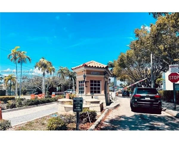 3582 NE 171st St # 201, North Miami Beach FL 33160