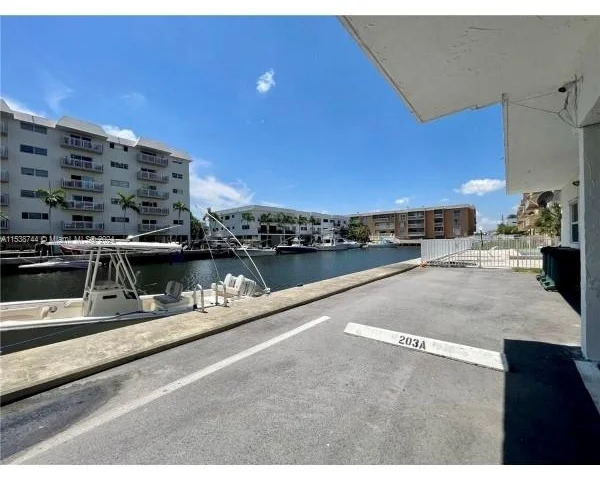 3582 NE 171st St # 201, North Miami Beach FL 33160