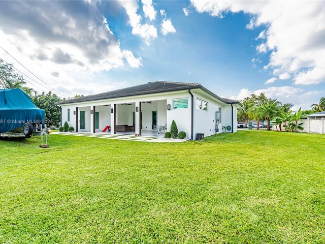 5815 SW 107th Pl, Miami FL 33173