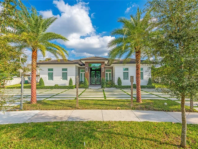 5815 SW 107th Pl, Miami FL 33173