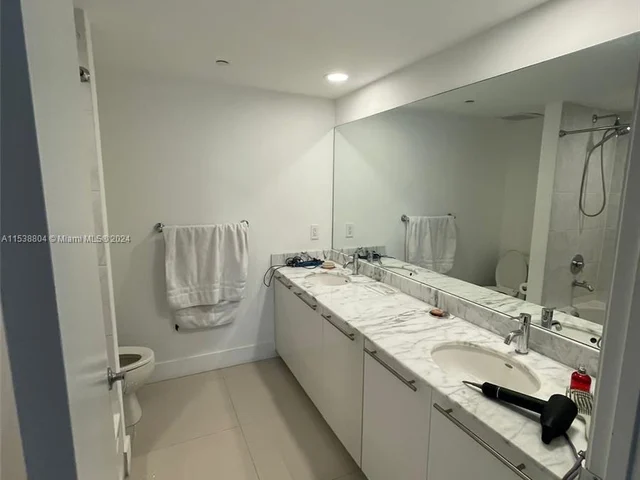 950 Brickell Bay Dr # 1210, Miami FL 33131