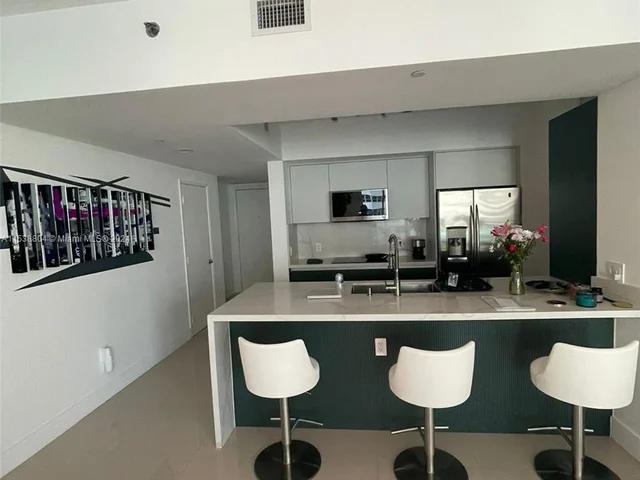 950 Brickell Bay Dr # 1210, Miami FL 33131