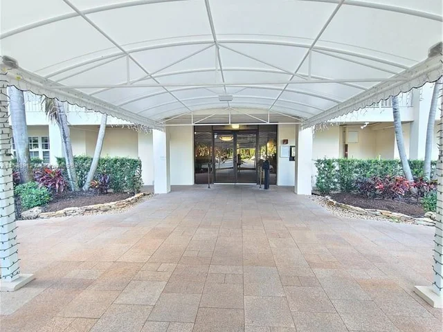 3507 Oaks Way # 505, Pompano Beach FL 33069