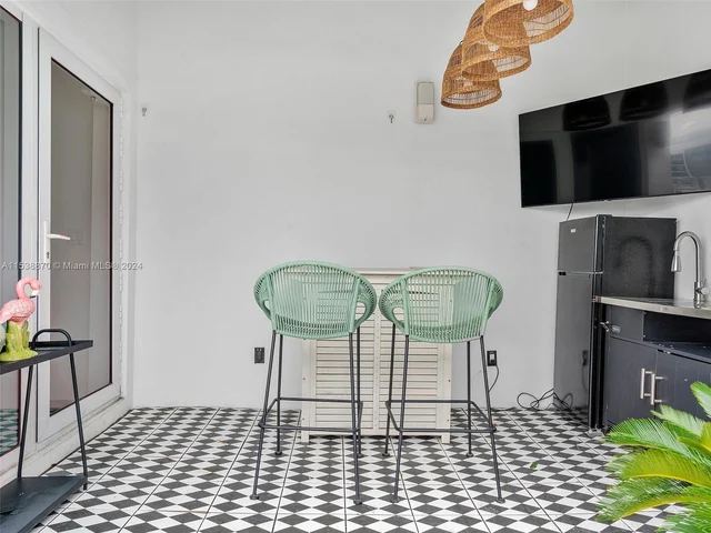 350 NE 24th St, Miami FL 33137