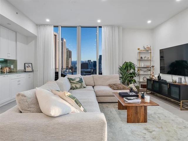 350 NE 24th St, Miami FL 33137