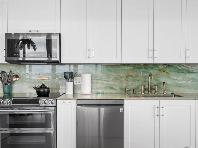 350 NE 24th St, Miami FL 33137