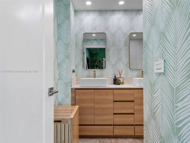 350 NE 24th St, Miami FL 33137