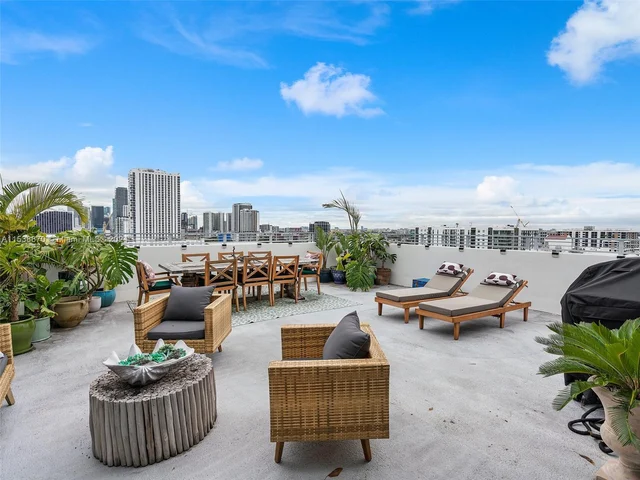 350 NE 24th St, Miami FL 33137