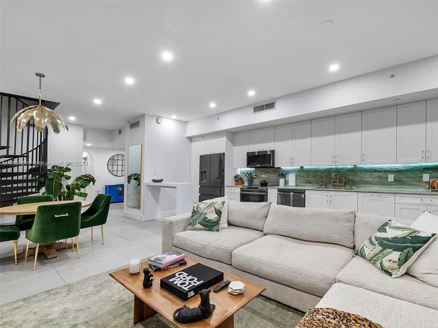 350 NE 24th St, Miami FL 33137