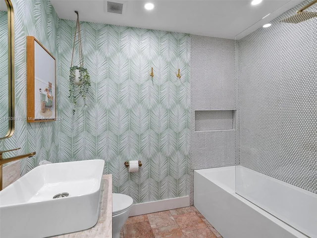 350 NE 24th St, Miami FL 33137