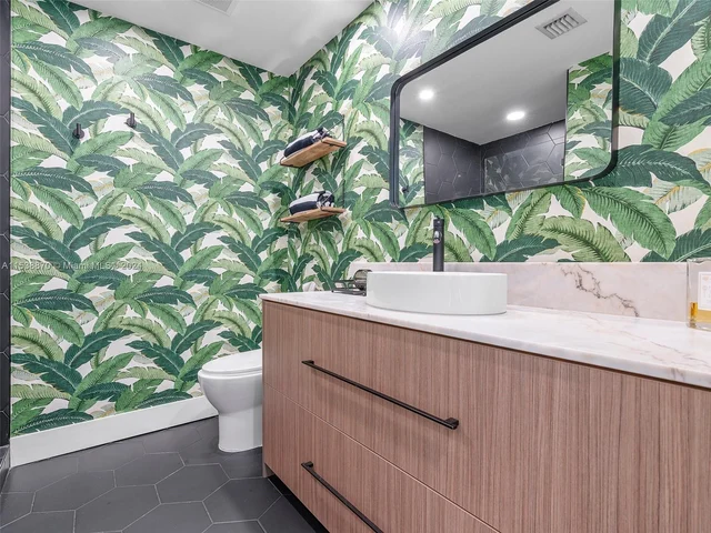 350 NE 24th St, Miami FL 33137