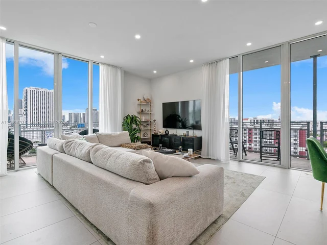 350 NE 24th St, Miami FL 33137