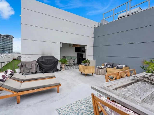 350 NE 24th St, Miami FL 33137