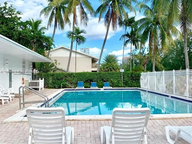 3660 NE 166th St # 203, North Miami Beach FL 33160