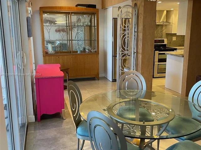 1086 SE 5th Ct, Dania Beach FL 33004