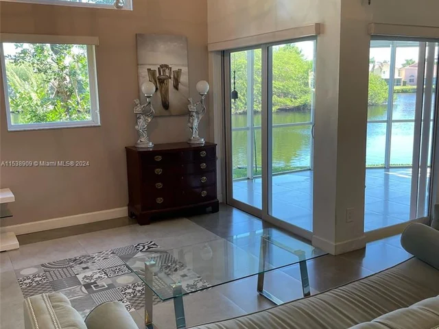 1086 SE 5th Ct, Dania Beach FL 33004