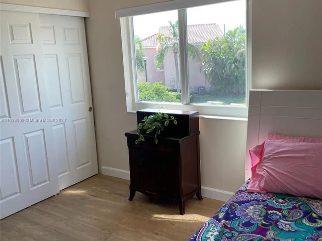 1086 SE 5th Ct, Dania Beach FL 33004