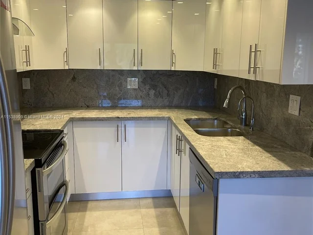 1086 SE 5th Ct, Dania Beach FL 33004