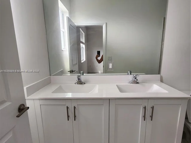 1471 SE 26th Rd, Homestead FL 33035