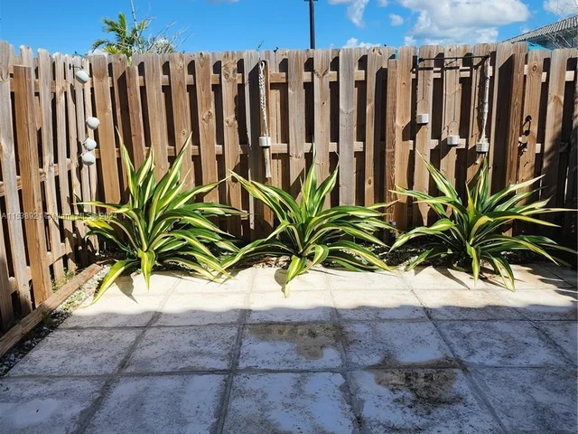 1471 SE 26th Rd, Homestead FL 33035