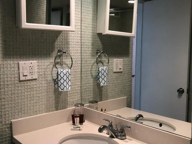 5600 Collins Ave # 9U, Miami Beach FL 33140