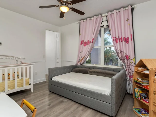 15355 SW 34th St, Davie FL 33331