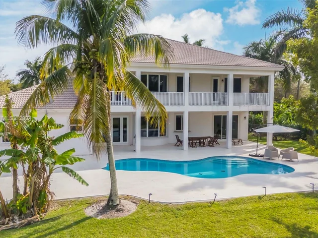 15355 SW 34th St, Davie FL 33331