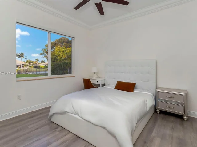 15355 SW 34th St, Davie FL 33331