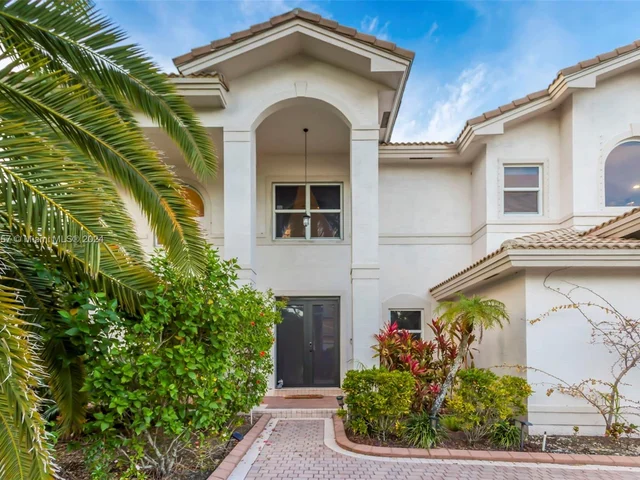 15355 SW 34th St, Davie FL 33331