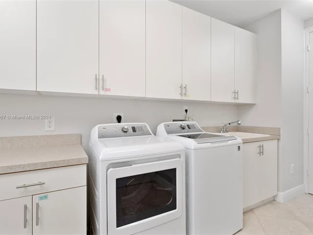 15355 SW 34th St, Davie FL 33331