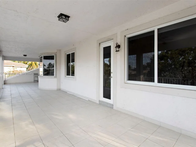 15355 SW 34th St, Davie FL 33331