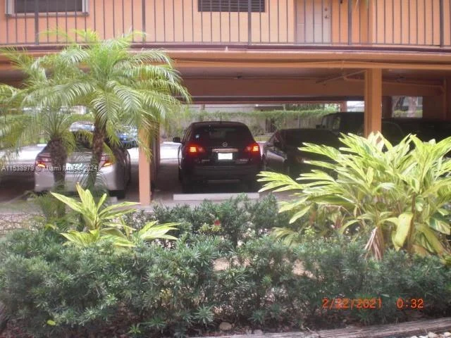 430 Commodore Dr # 105, Plantation FL 33325