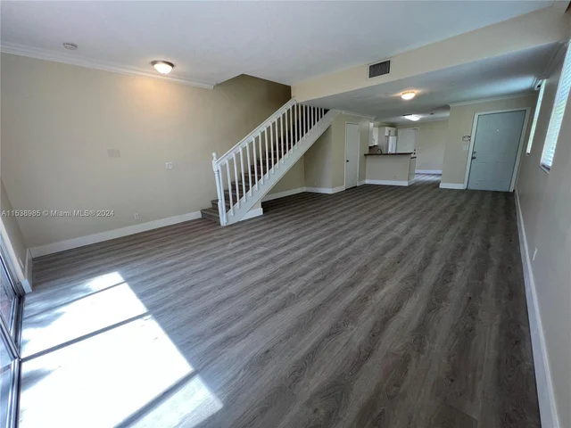 870 Sorrento Dr, Weston FL 33326