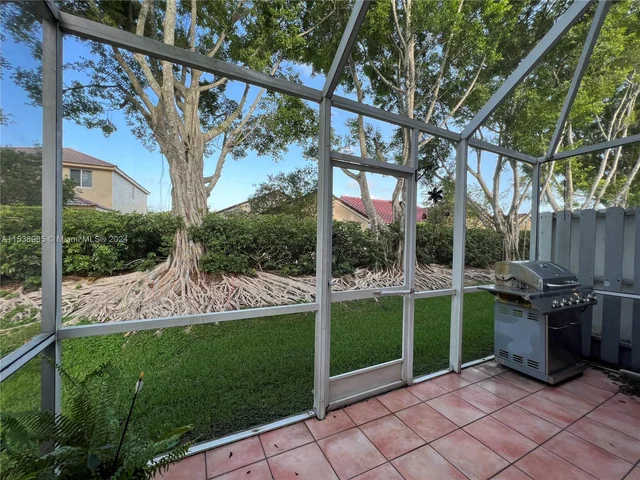 870 Sorrento Dr, Weston FL 33326