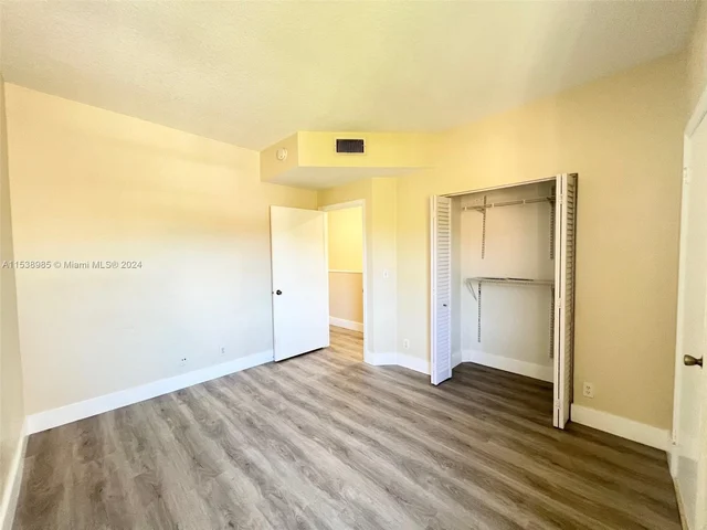 870 Sorrento Dr, Weston FL 33326