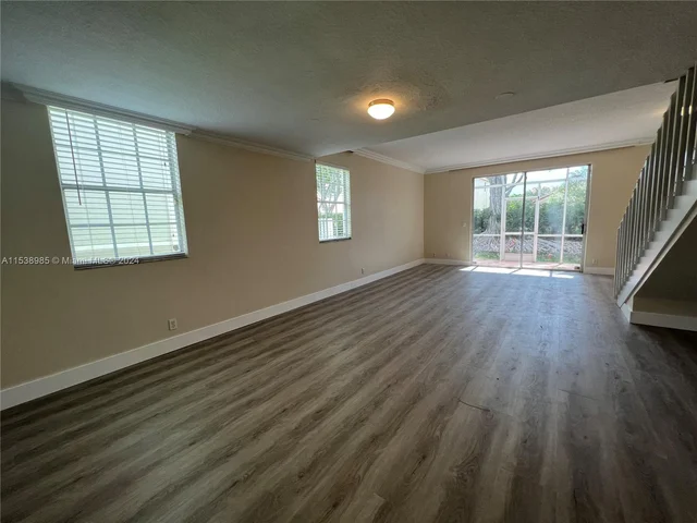 870 Sorrento Dr, Weston FL 33326