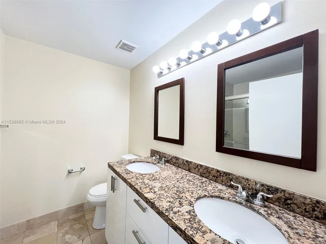 870 Sorrento Dr, Weston FL 33326